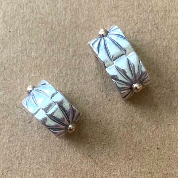 (2) Retired Pandora Starburst 14K Gold And Silver Two Toned Clips (2) - Picture 3 of 11